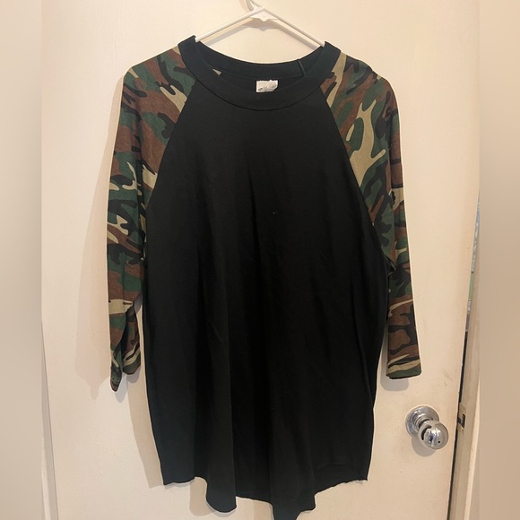 Other - Camo baseball tee